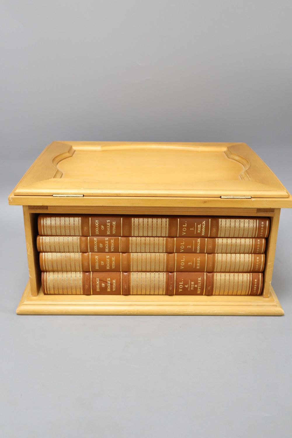 Owen, R. The Zoology of the Voyage of H.M.S Beagle, Royal Geographic Society facsimile edition no 700/1000 (4 vols in lectern case)